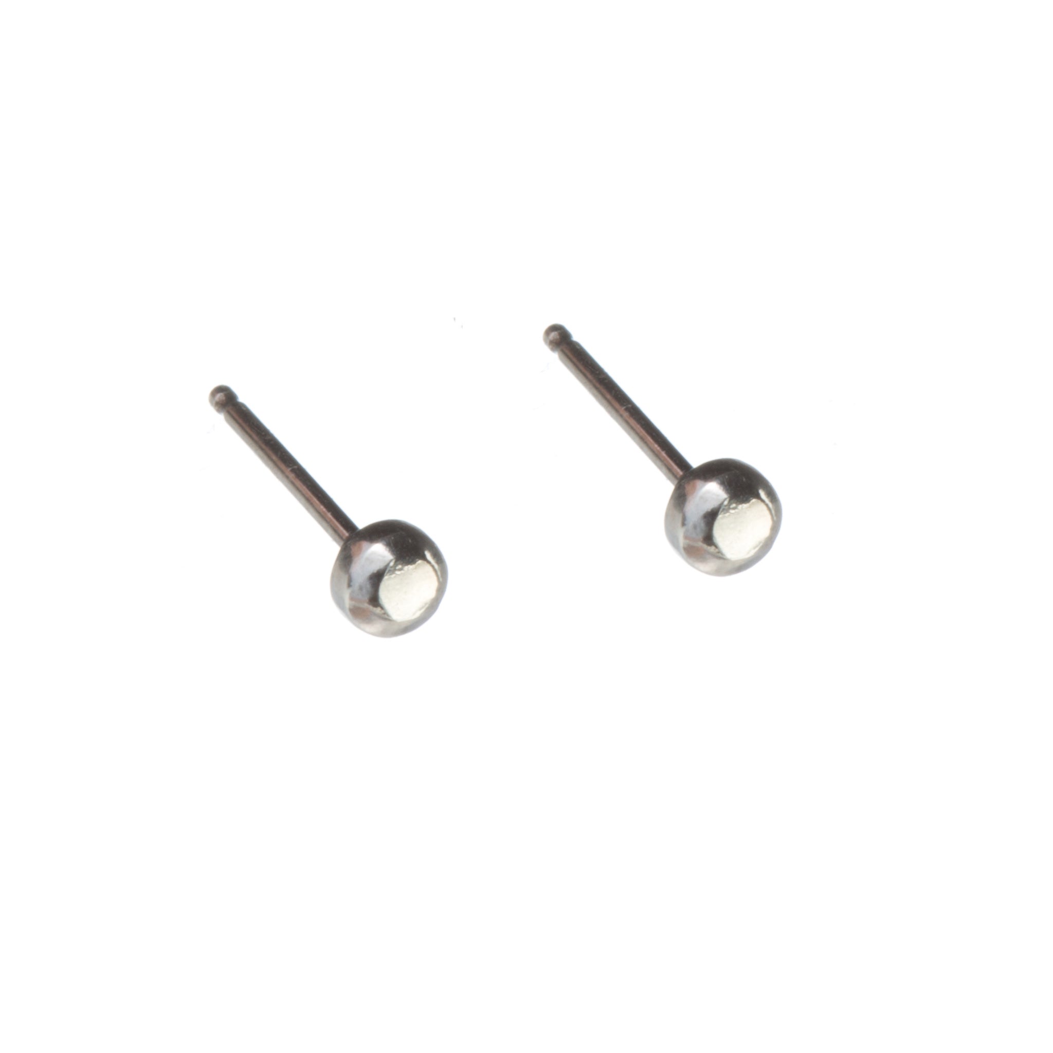 Louise wade Vincent stud earrings silver